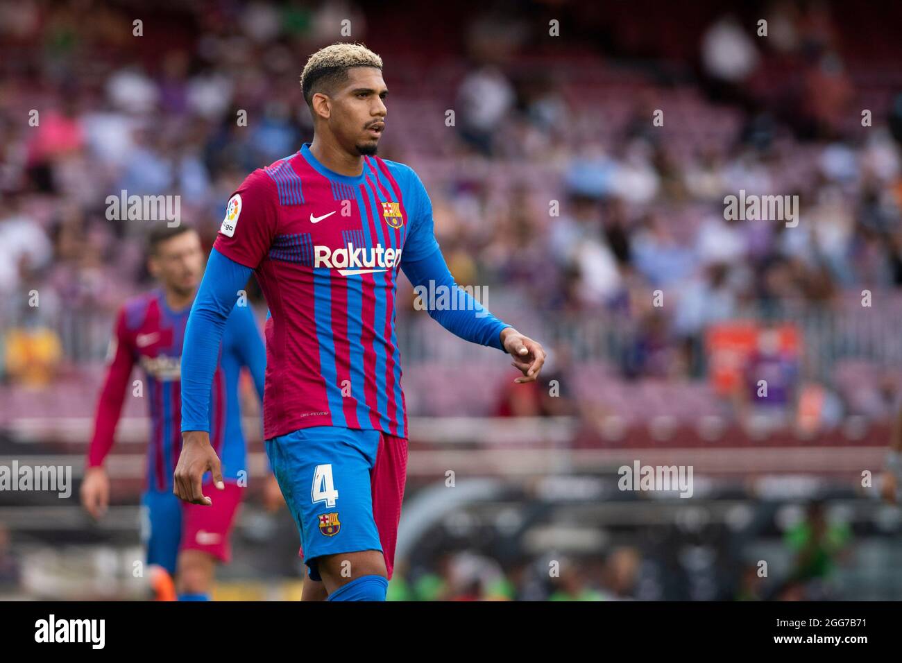 Nou Camp, Barcelona, Spain. 29th Aug, 2021. La Liga football league, FC  Barcelona versus Getafe; 4 Araujo Barcelona Credit: Action Plus  Sports/Alamy Live News Stock Photo - Alamy