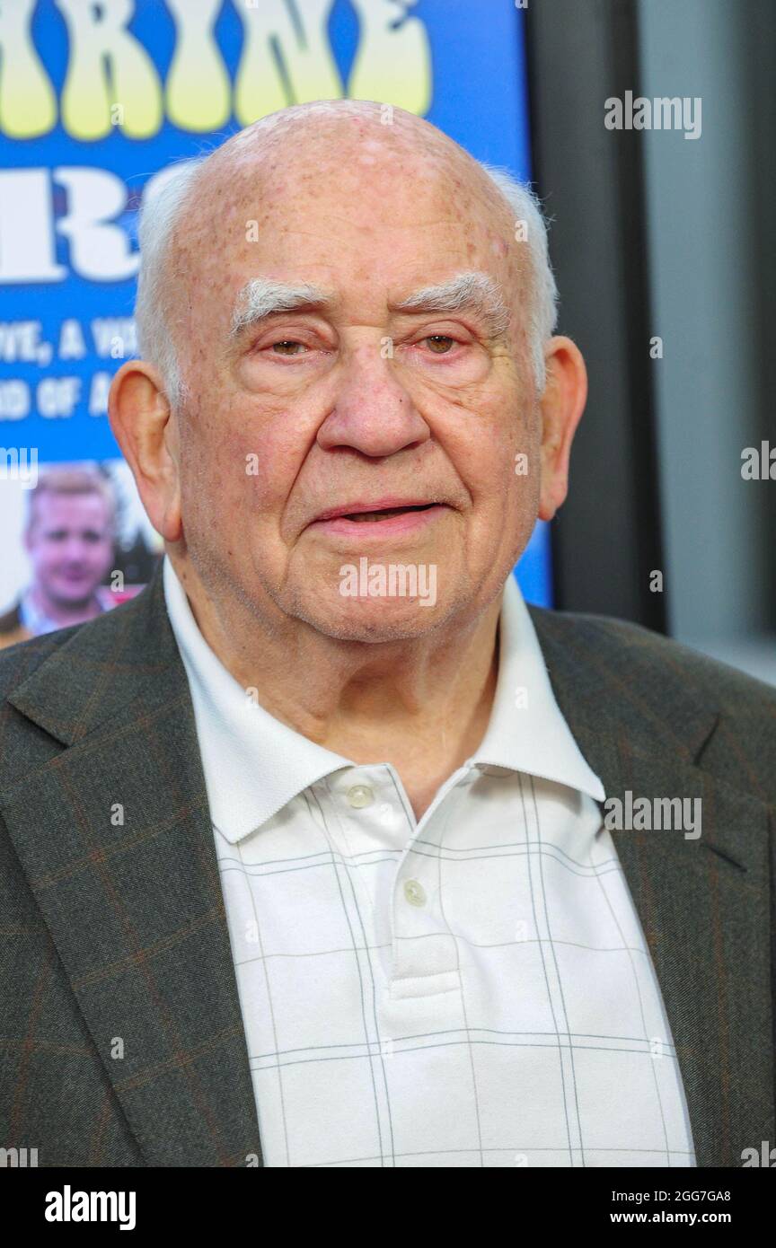 Hollywood, USA. 29th Mar, 2012. Ed Asner. 29 March 2012, Hollywood, California. 'Margarine Wars' Los Angeles premiere held at The ArcLight Cinemas Hollywood. Photo Credit: Giulio Marcocchi/Sipa USA. Credit: Sipa USA/Alamy Live News Stock Photo