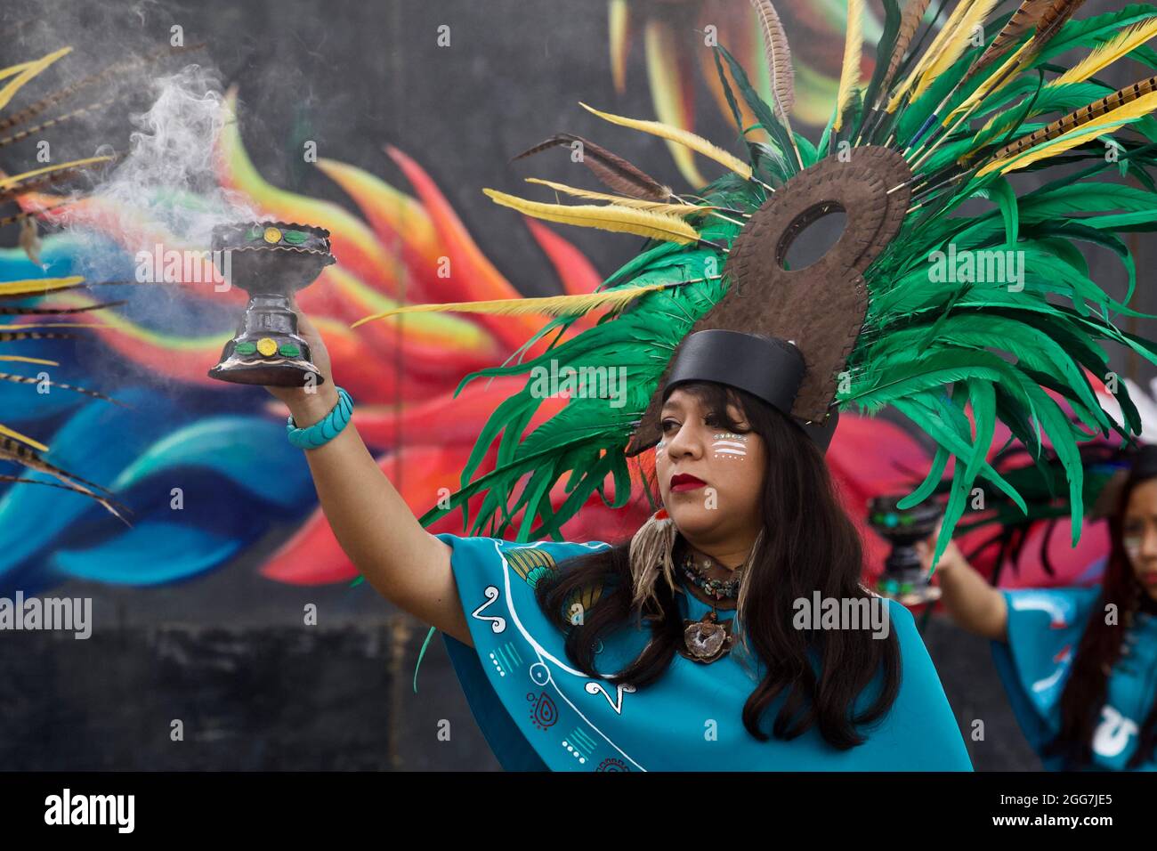 Aztec woman sacrifice hi-res stock photography and images - Alamy
