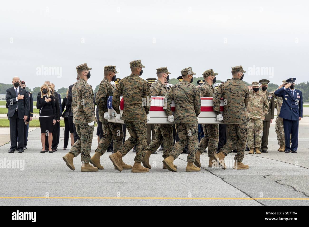A U.S. Marine Corps carry team transfers the remains of Marine Corps Cpl. Daegan W. Page of Omaha, Nebraska, on August 29, 2021, at Dover Air Force Base, Delaware. Page, who was killed in a suicide bombing outside the Kabul airport on Thursday, August 26, was assigned to 2nd Battalion, 1st Marine Regiment, 1st Marine Division, I Marine Expeditionary Force, Camp Pendleton, California. Photo by Jason Minto/U.S. Air Force/UPI Credit: UPI/Alamy Live News Stock Photo