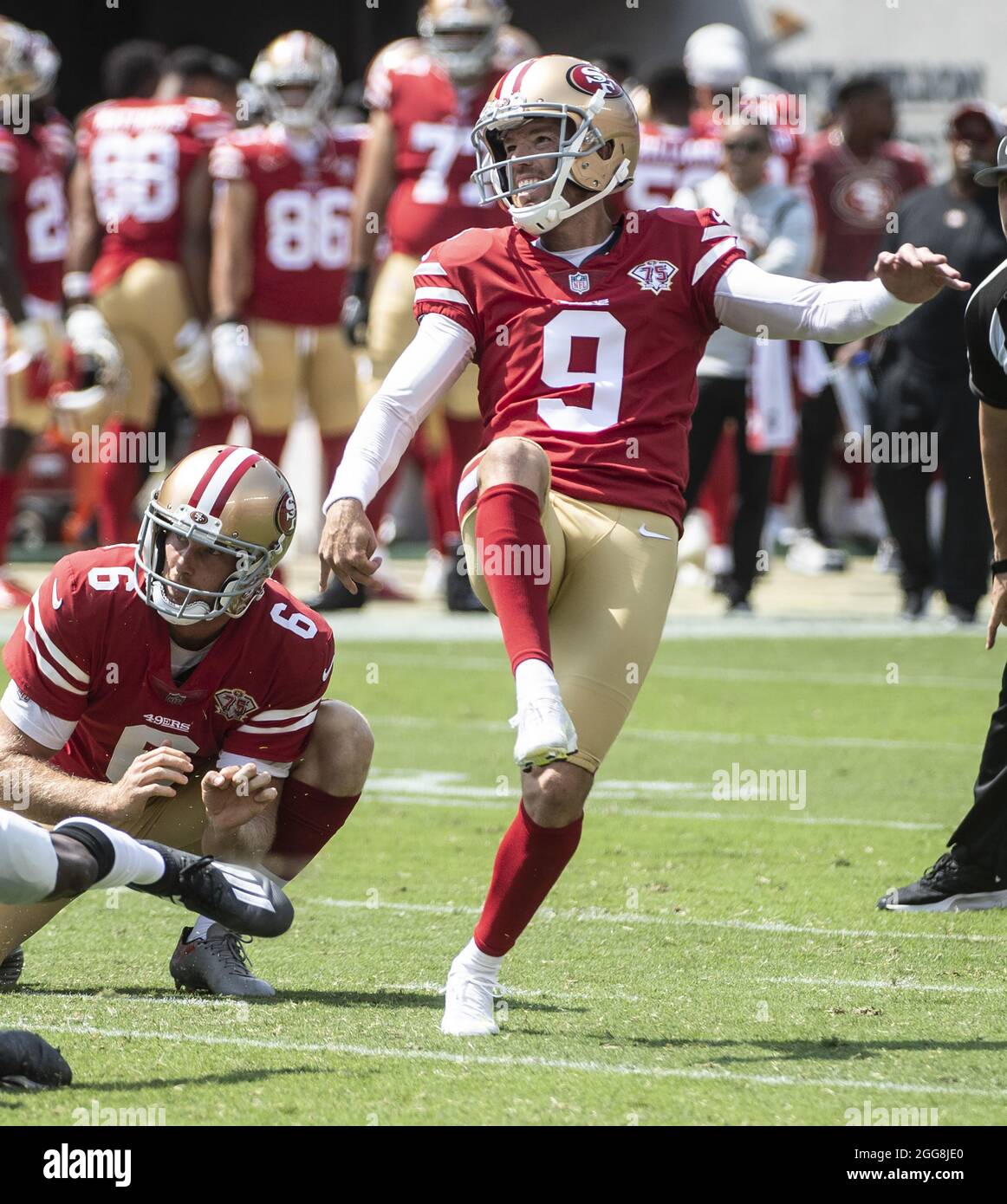 Santa Clara, United States. 29th Aug, 2021. San Francisco 49ers kicker Robbie Gould (9) watches his 21 yard field goal from the hold of Mitch Wishnowsky (6) against the Las Vegas Raiders at Levi's Stadium in Santa Clara, Califiornia on Sunday, August 29, 2021. Photo by Terry Schmitt/UPI Credit: UPI/Alamy Live News Stock Photo