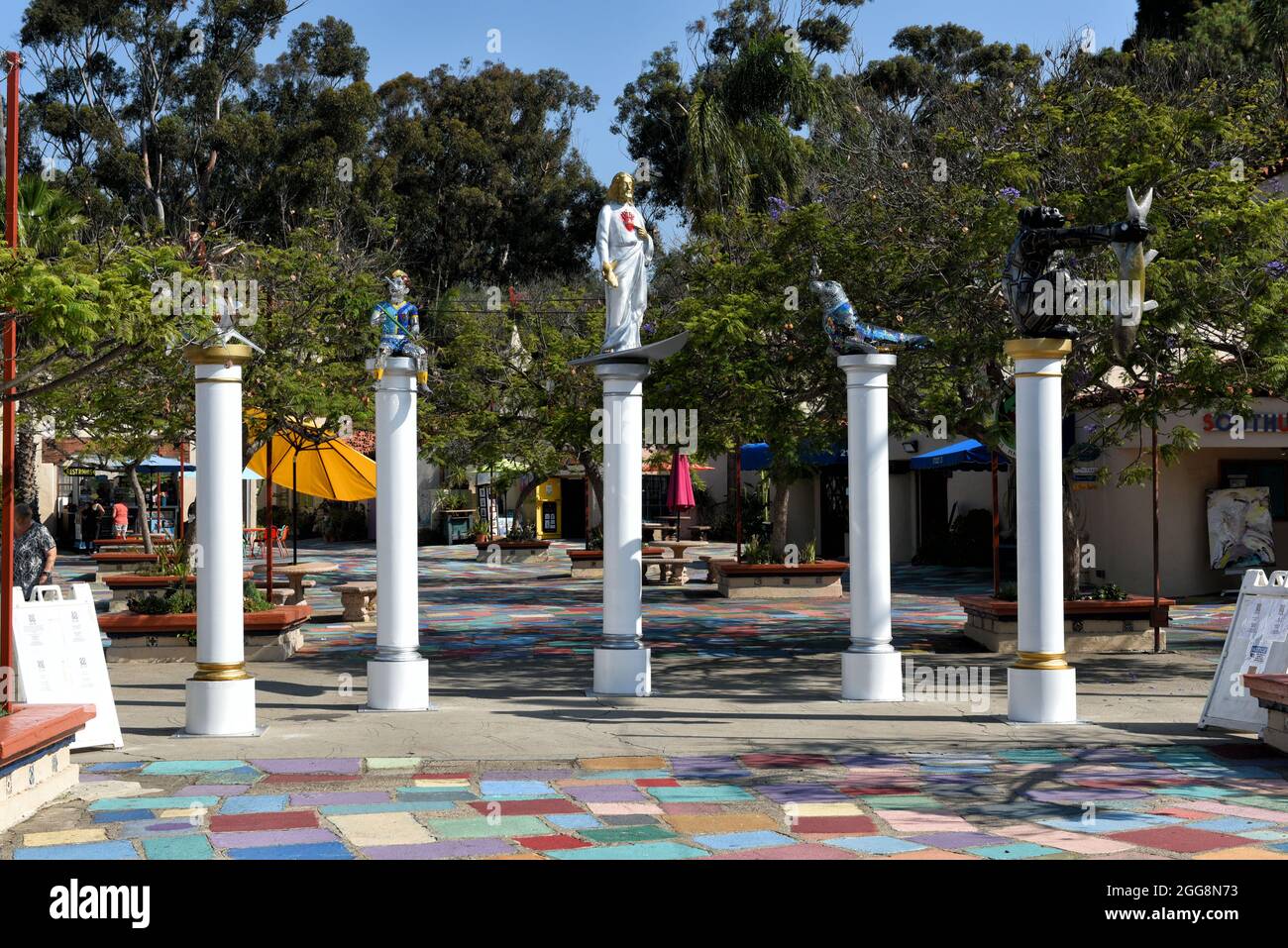 SAN DIEGO , CALIFORNIA 25 AUG 2021 Statues in the courtyard at the