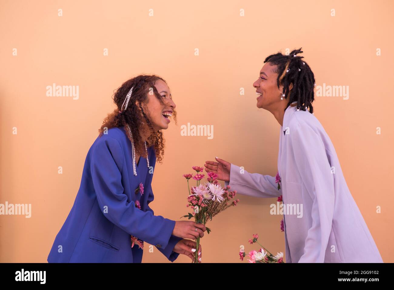 Candid portrait of two woman sharing in laughter Stock Photo