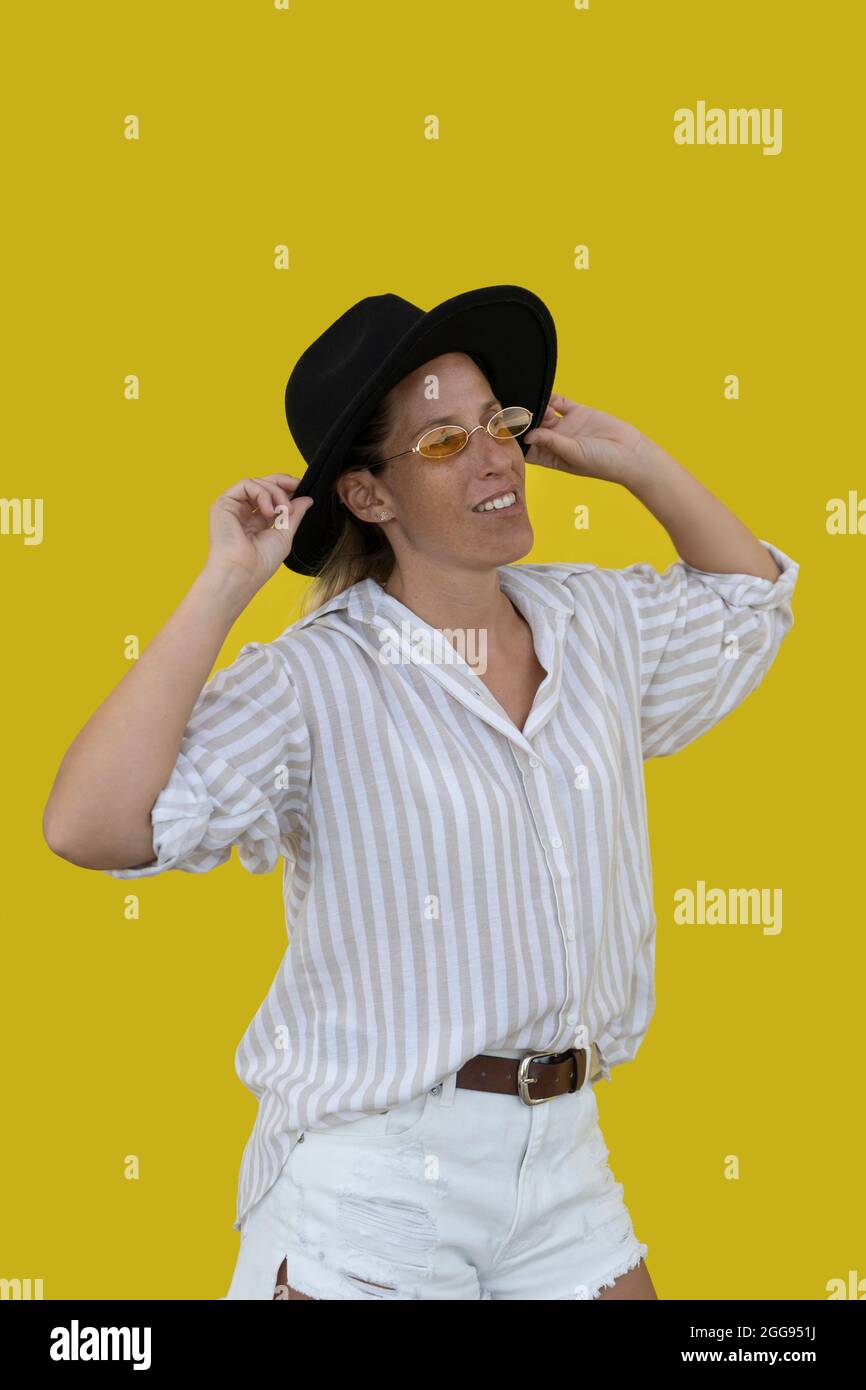 Black girl wearing cowboy hat hi-res stock photography and images - Alamy