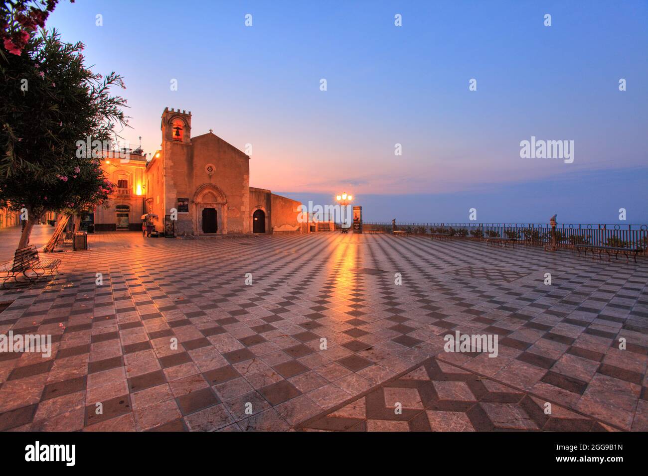 Piazza IX Aprile, Taormina and Sant'Agostino church, Sicily, Italy Stock Photo