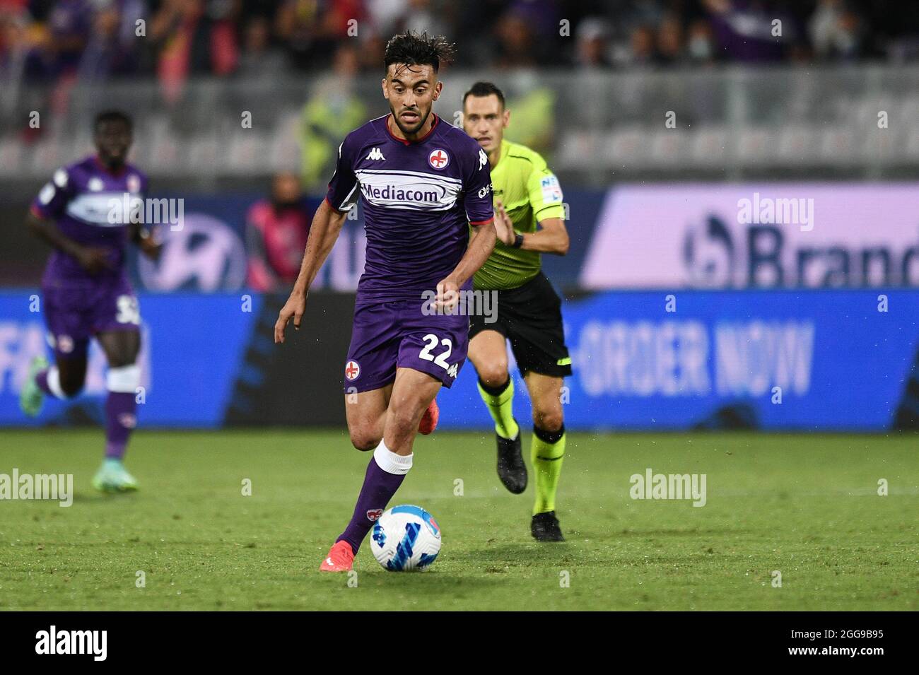 Gonzalez Fiorentina carries the ball during the italian soccer Serie A  match ACF Fiorentina vs Empoli FC on April 03, 2022 at the Artemio Franchi  stadium in Florence, Italy (Photo by Valentina