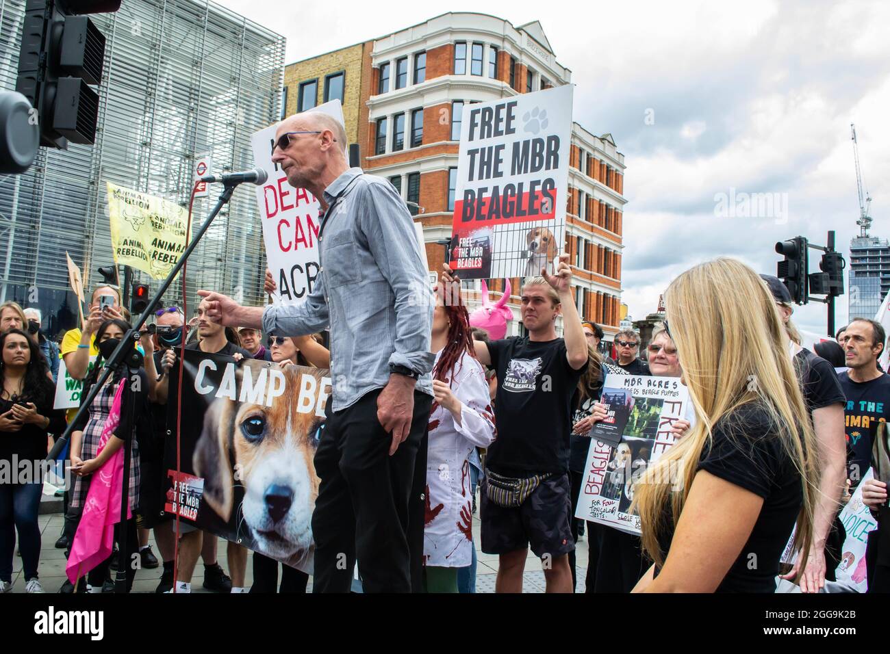 LONDON, ENGLAND- 28 August 2021: Mel Broughton speaking as Animal Rebellion protest to Free the MBR Beagles Stock Photo