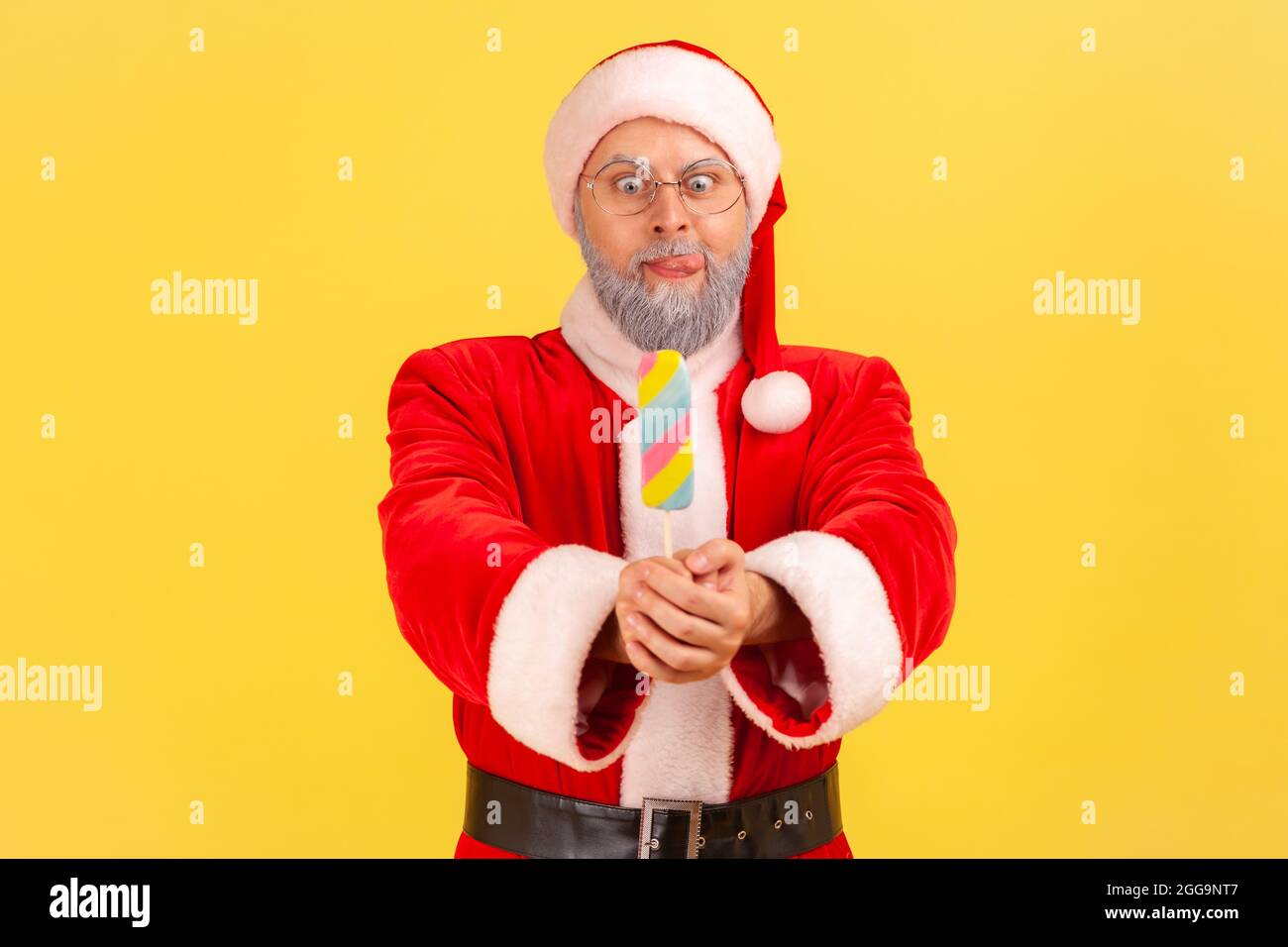 Funny elderly people hi-res stock photography and images - Alamy