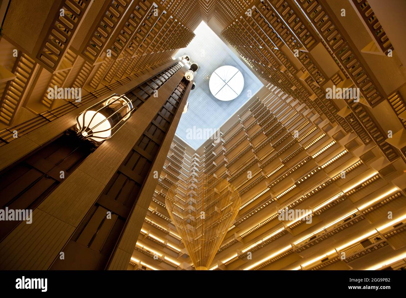 Modern hotel atrium Stock Photo - Alamy