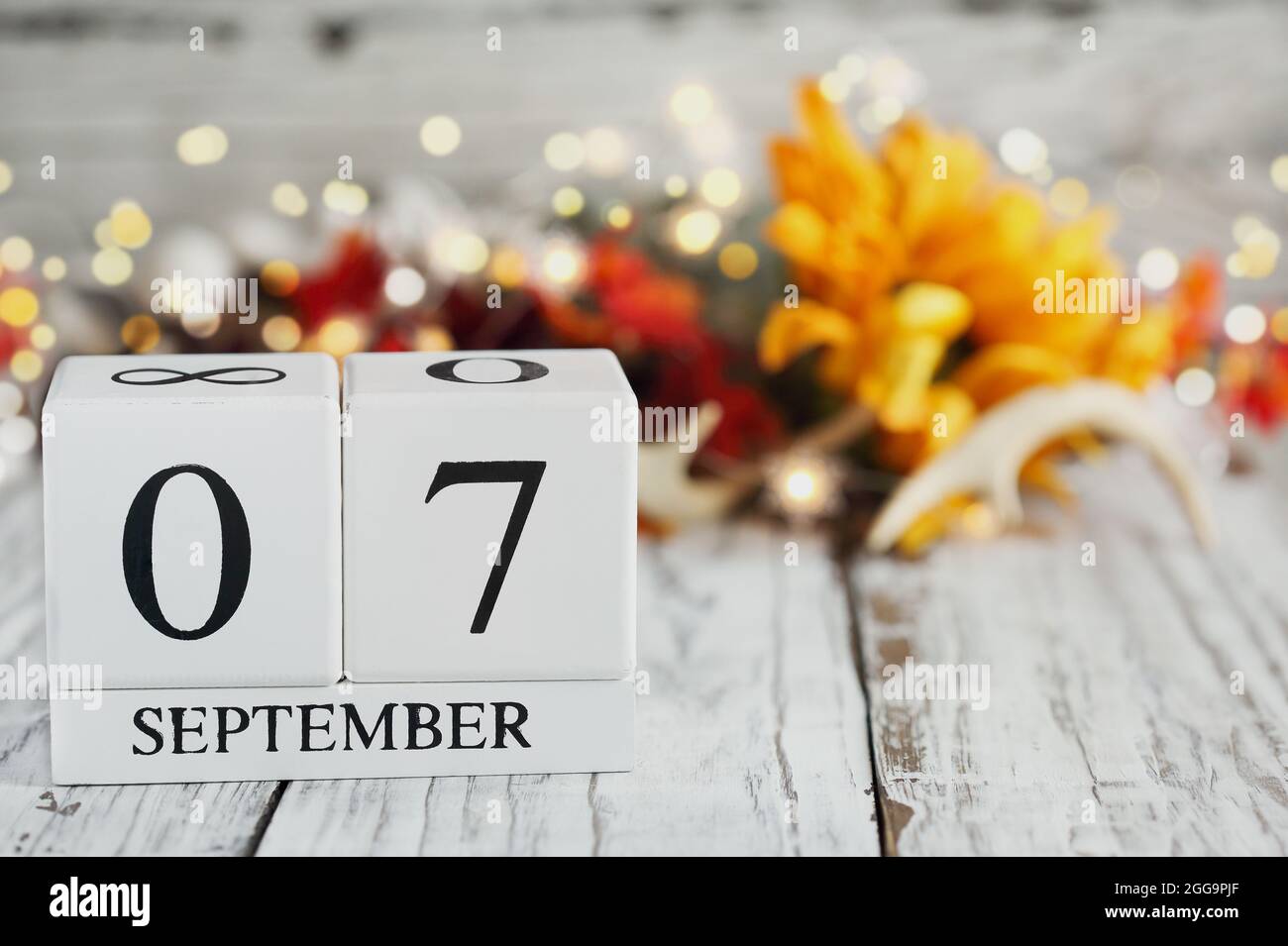 Calendar september flowers hi-res stock photography and images - Alamy