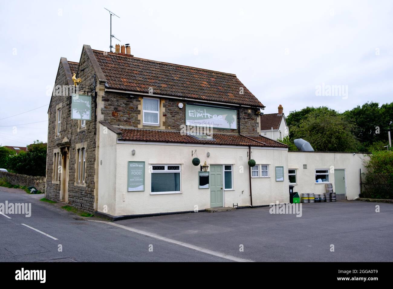 The Elm Tree. 74 Abbots Rd, Hanham, Bristol BS15 3NR (Aug21 Stock Photo