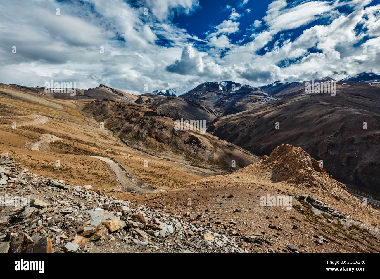 Himalayan landscape near Tanglang-La pass. Ladakh, India Stock Photo