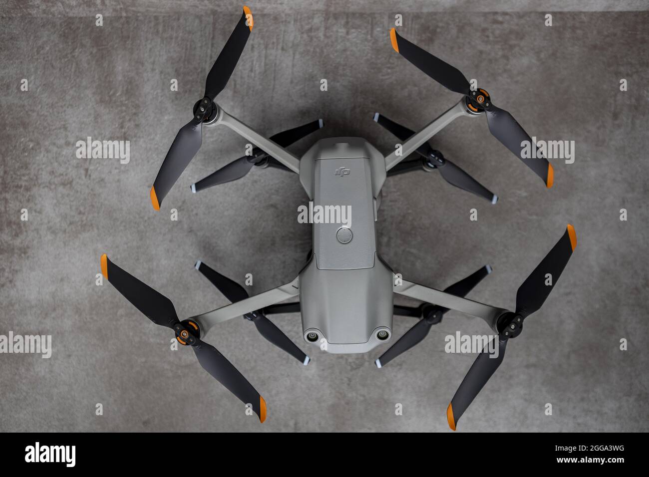 ZUTPHEN, NETHERLANDS - Aug 06, 2021: Large Air 2S quadcopter drone on top  of older version Mavic Air showing the evolutionary difference in size and  t Stock Photo - Alamy