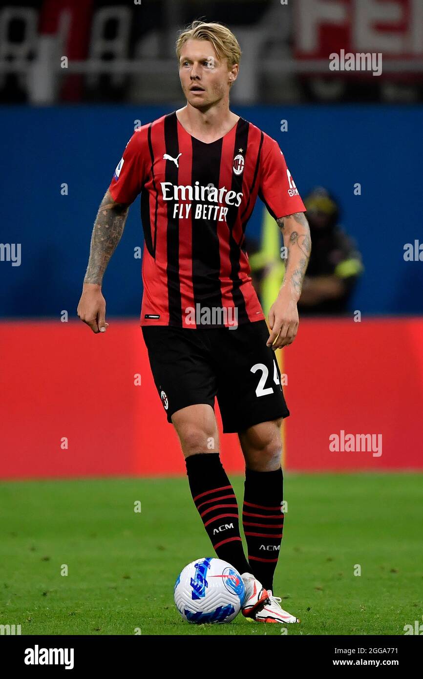 Milano, Italy. 29th Aug, 2021. Simon Kjaer of AC Milan in action during the  Serie A 2021/2022 football match between AC Milan and Cagliari Calcio at  Giuseppe Meazza stadium in Milano (Italy),