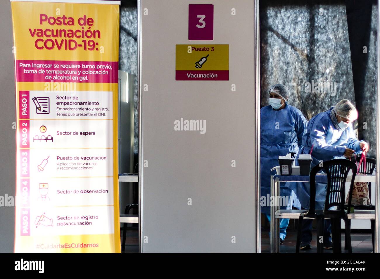 BUENOS AIRES, 30.08.2021:  A vaccination post receives adults to apply the second dose of the Sputnik V vaccine against Covid-19. Stock Photo