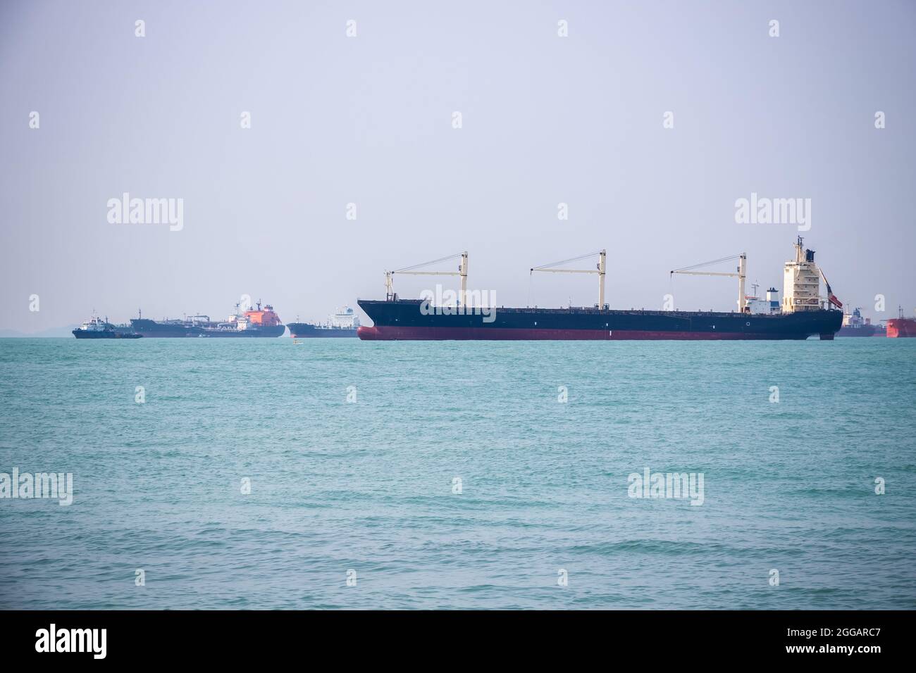 Container port singapore asia hi-res stock photography and images - Alamy