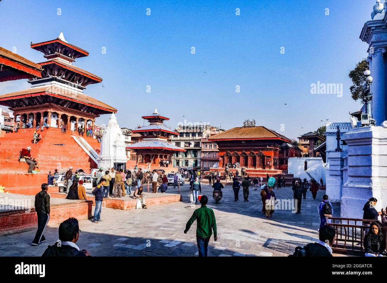 Hanuman Dhoka in Kathmandu before the 2015 Nepal earthquake, showing the Maju Dega temple, North Narayan temple and Shiva Parvati temple Stock Photo