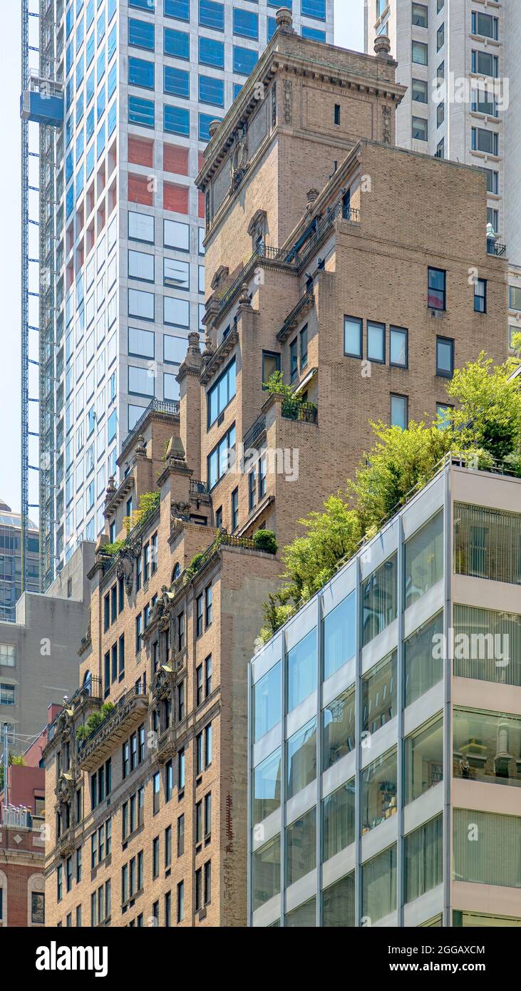 480 Park Avenue, The was designed by Emery Roth and built