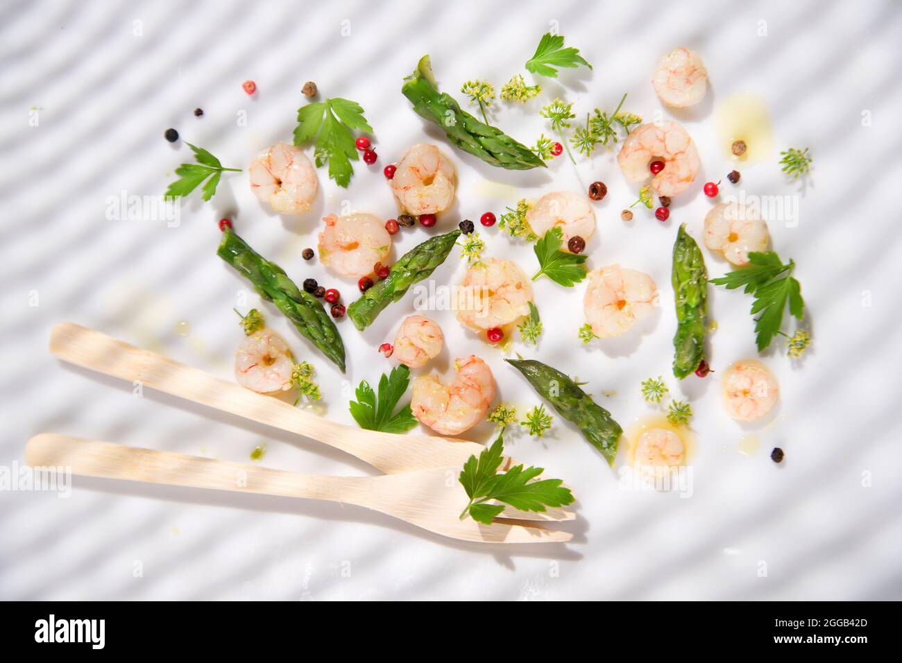 Presentation of a second dish of shrimp and asparagus tips Stock Photo
