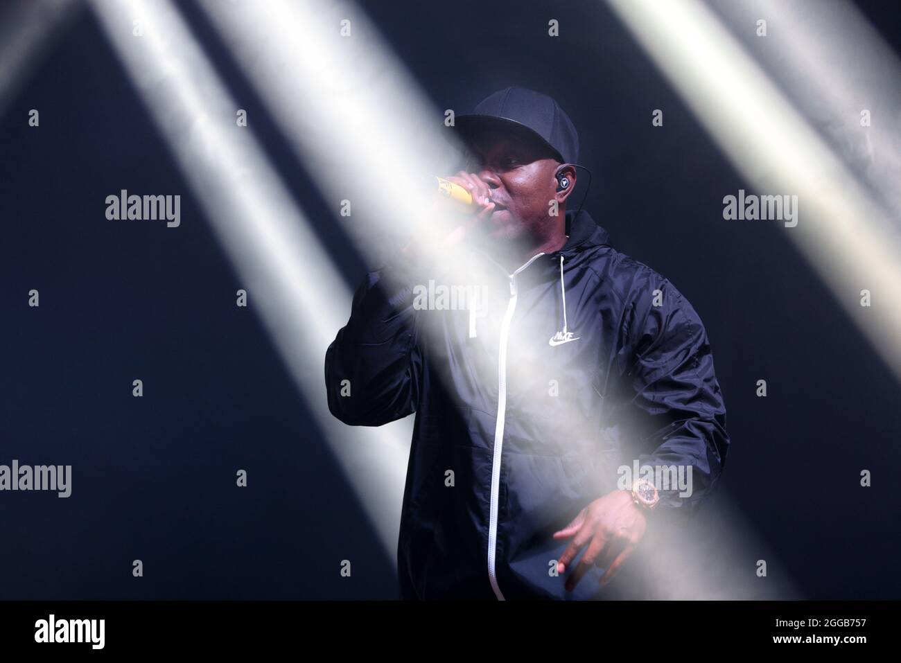 English rapper hi-res stock photography and images - Alamy