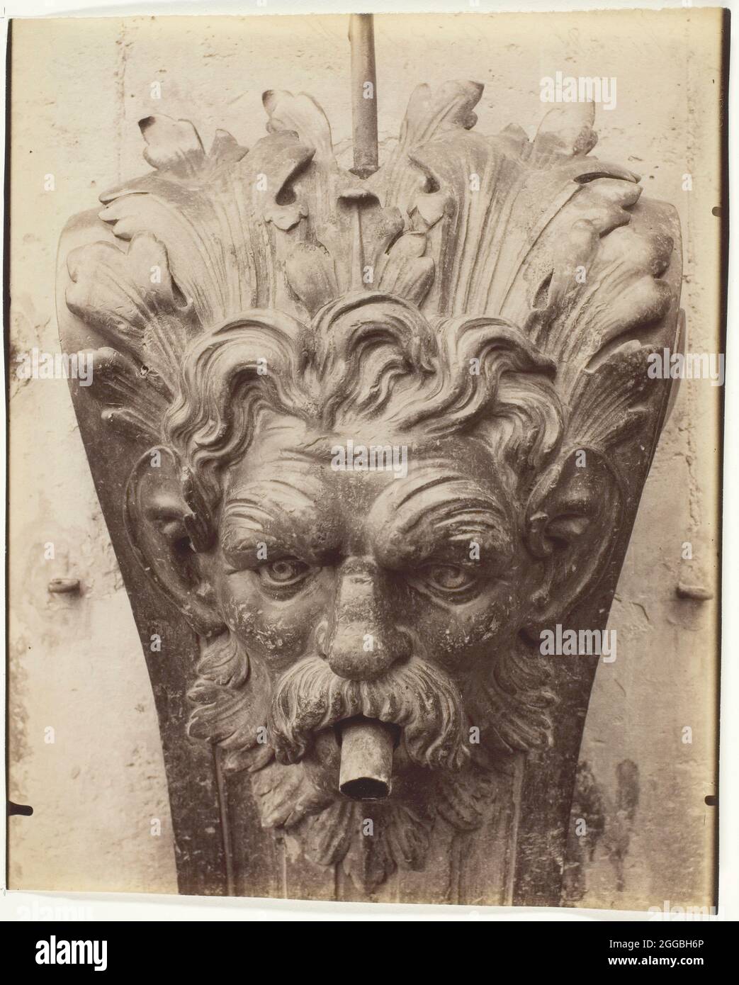 Versailles, Cour de Marbre, Fontaine, 1903. A work made of albumen