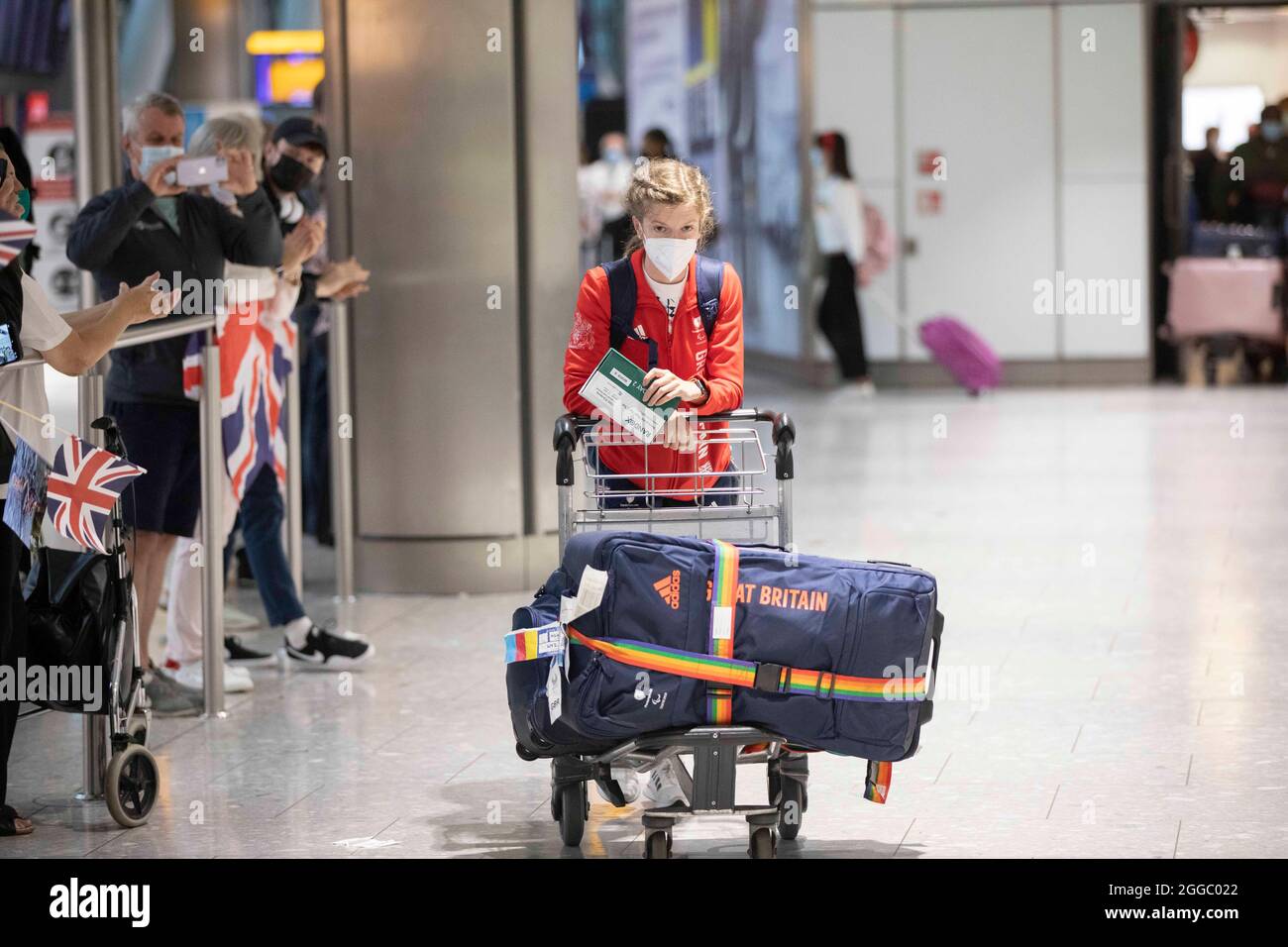 Gold medalist Sophie Hahn arrives back at London Heathrow Airport from the Tokyo 2020 Paralympic Games. Picture date: Monday August 30, 2021. Stock Photo