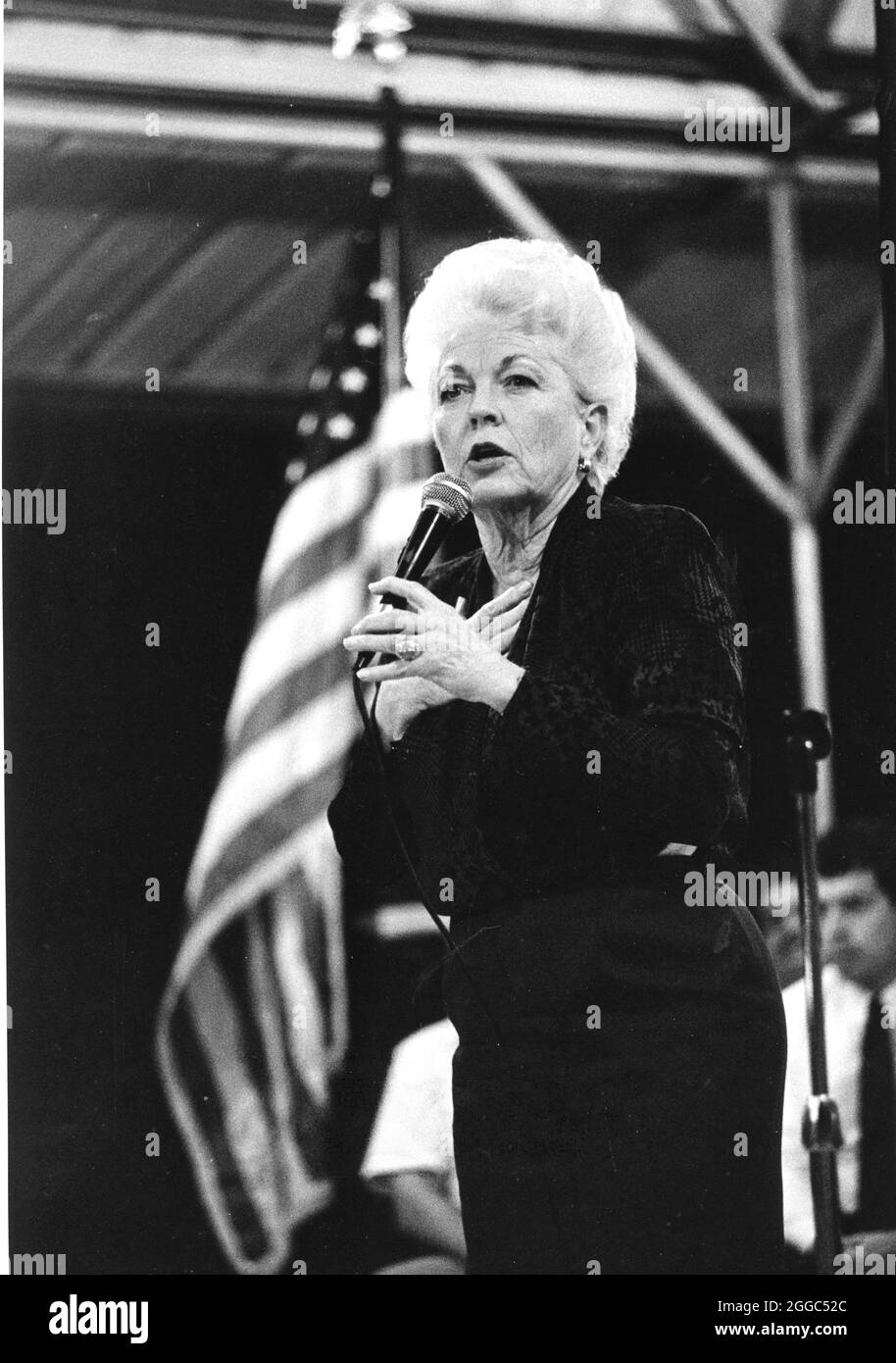 ©1992 Texas Gov. Ann Richard speaks in Rio Grande City, Texas during Democratic pachanga. Stock Photo