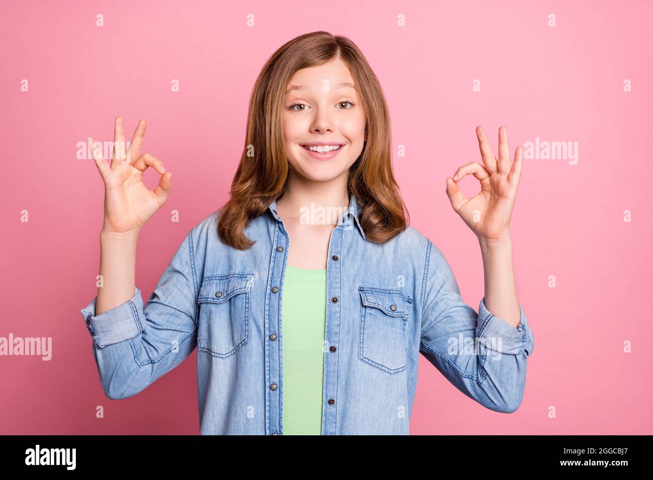 Photo portrait girl smiling happy cheerful showing okay gesture ...