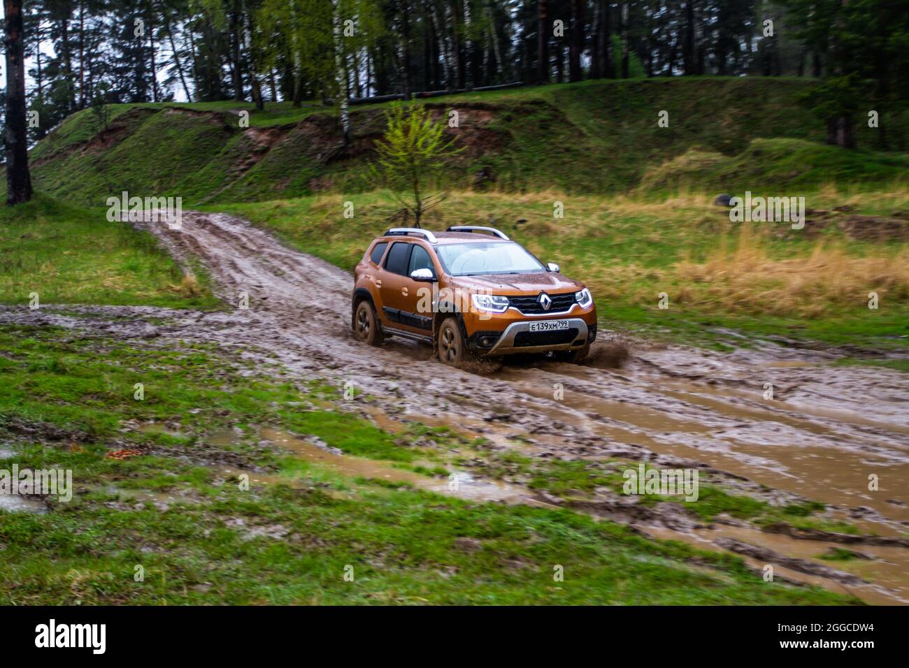 MOSCOW, RUSSIA - MAY 08, 2021 Renault Duster second generation. Compact SUV  car also called Dacia Duster. Exterior close up side view on nature off-ro  Stock Photo - Alamy