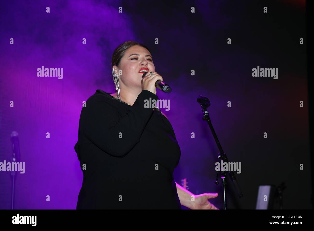 Alina Rau Alina bei der 4. Windflüchter Charity Gala zu Gunsten der Stiftung ...