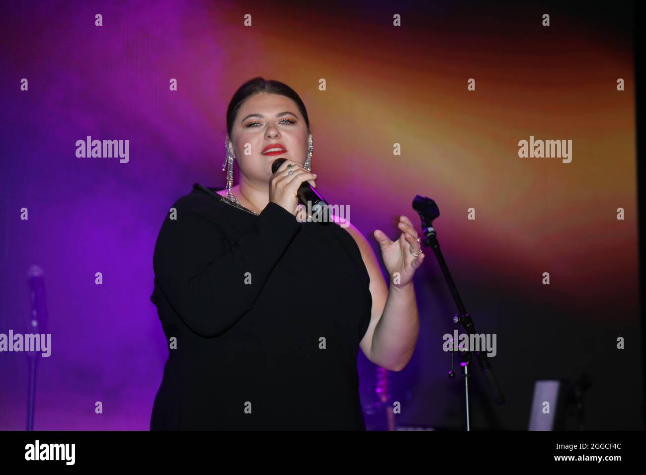 Alina Rau Alina bei der 4. Windflüchter Charity Gala zu Gunsten der Stiftung ...