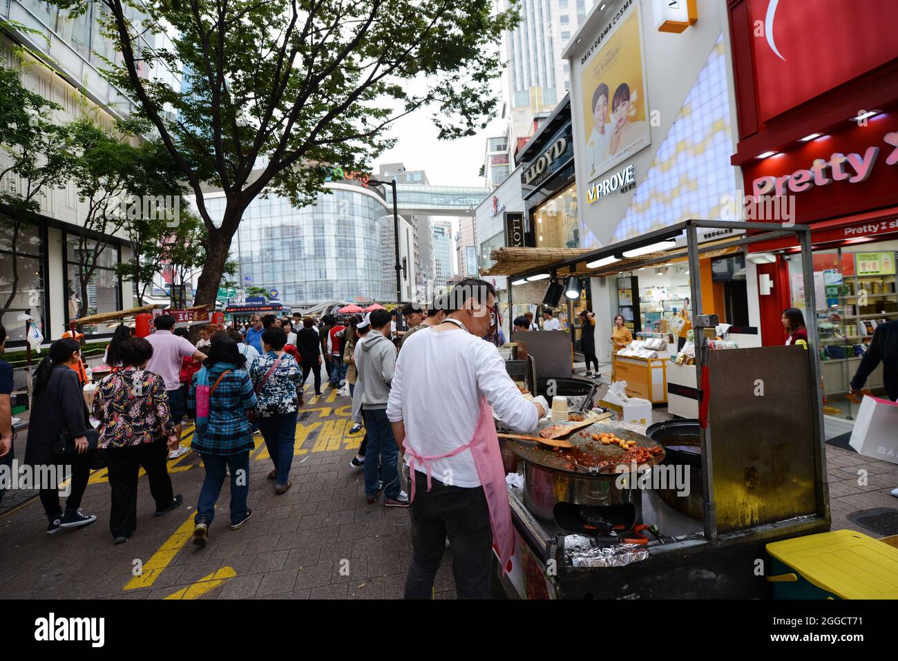 Street food vendors at the popular shopping district of Myeongdong