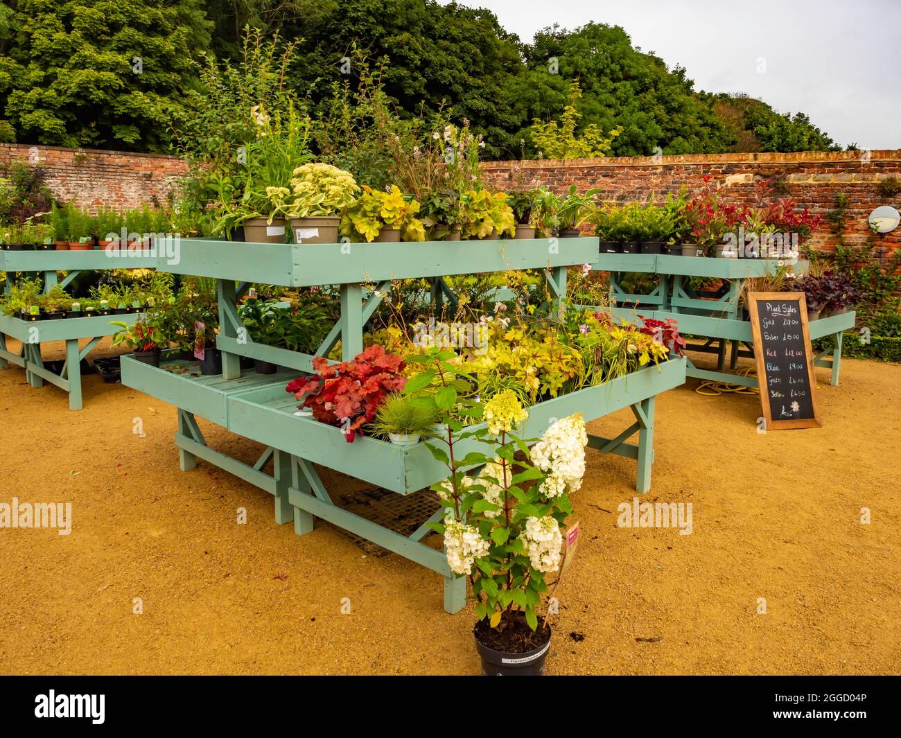 Kirkleatham walled garden hires stock photography and images Alamy