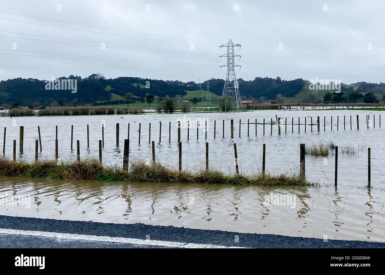 Auckland. 31st Aug, 2021. Photo taken with a mobile phone on Aug. 31, 2021 shows a waterlogged area in west Auckland of New Zealand. People of at least 60 homes in west Auckland of New Zealand were evacuated overnight due to rain-triggered flood amid the COVID-19 lockdown. Credit: Li Qiaoqiao/Xinhua/Alamy Live News Stock Photo