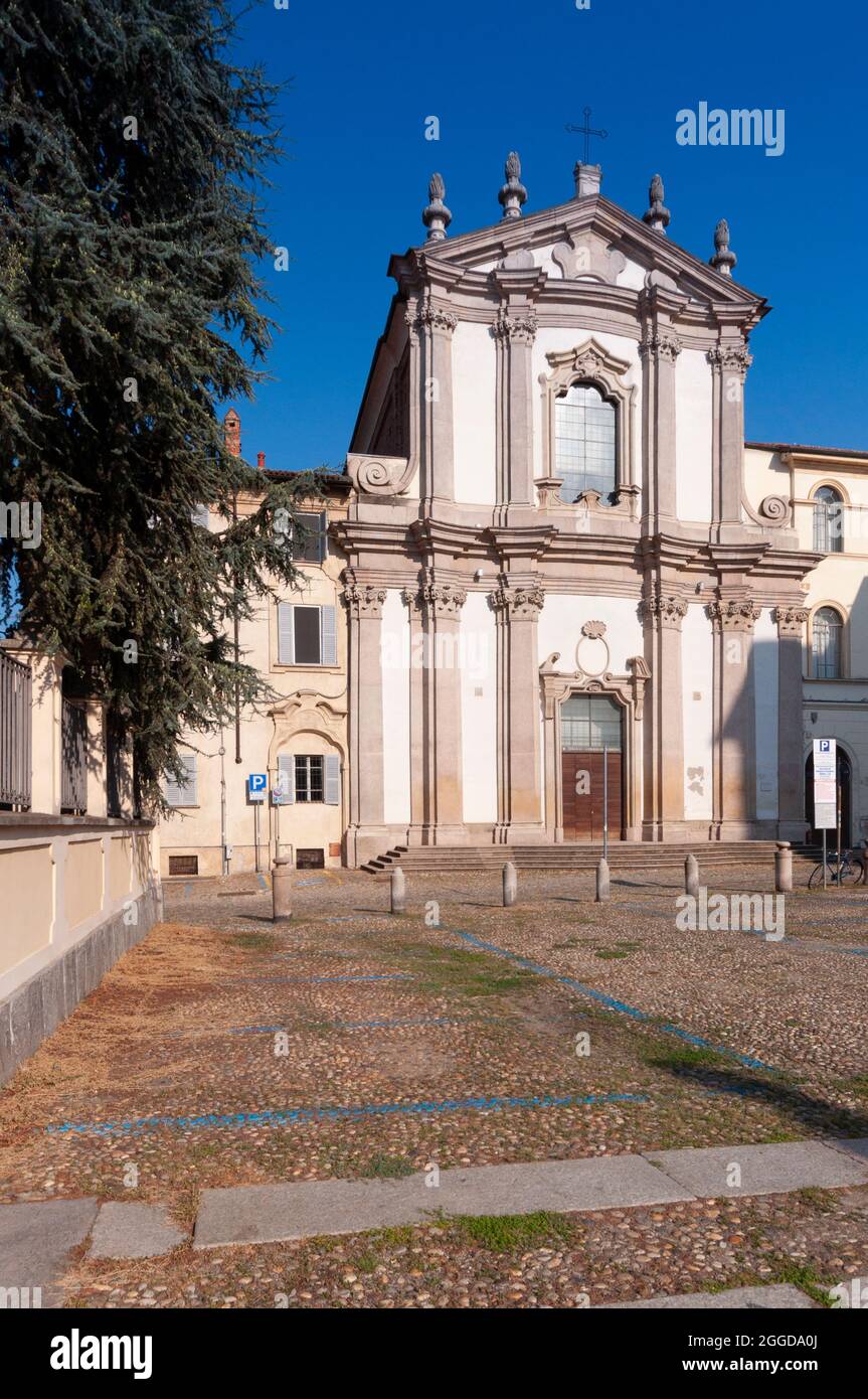 Italy, Lombardy, Pavia, Piazza Ghisleri Square, Ex Chiesa di San Francesco  di Paola Stock Photo - Alamy