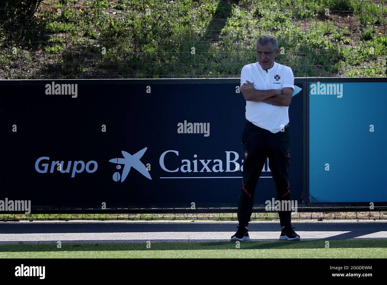 Oeiras, Portugal. 31st Aug, 2021. Portugal's head coach Fernando Santos attends a training session at Cidade do Futebol training camp in Oeiras, Portugal, on August 31, 2021, as part of the team's preparation for the upcoming FIFA World Cup Qatar 2022 qualifying football match against Ireland. (Credit Image: © Pedro Fiuza/ZUMA Press Wire) Stock Photo