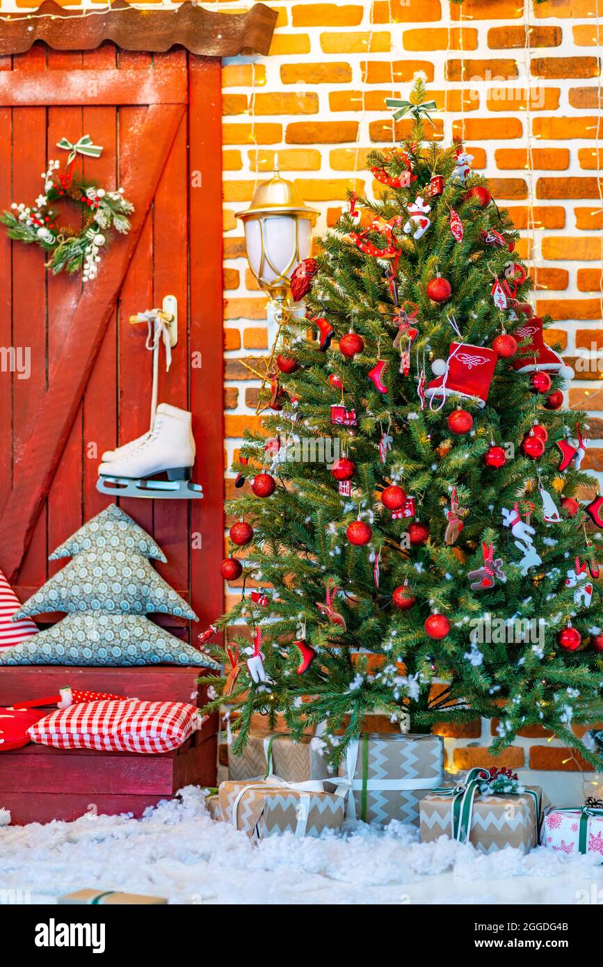 Bulls Eye Playground Christmas Cards 2022 2022. Christmas Tree With Christmas Toys: Wooden Sleigh, Small Bird, Cones,  Balls, Colored Lights.concept: New Year, Christmas, Greeting Card, Celebra  Stock Photo - Alamy