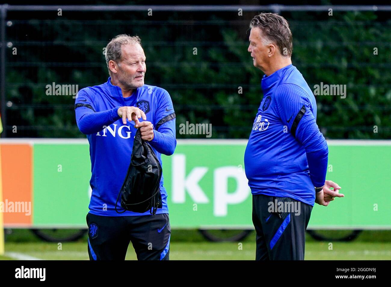 ZEIST, NETHERLANDS - AUGUST 31: Assistant Coach Danny Blind of the  Netherlands, Head Coach Louis van Gaal of the Netherlands during the  Netherlands Training Session at KNVB Campus on August 31, 2021