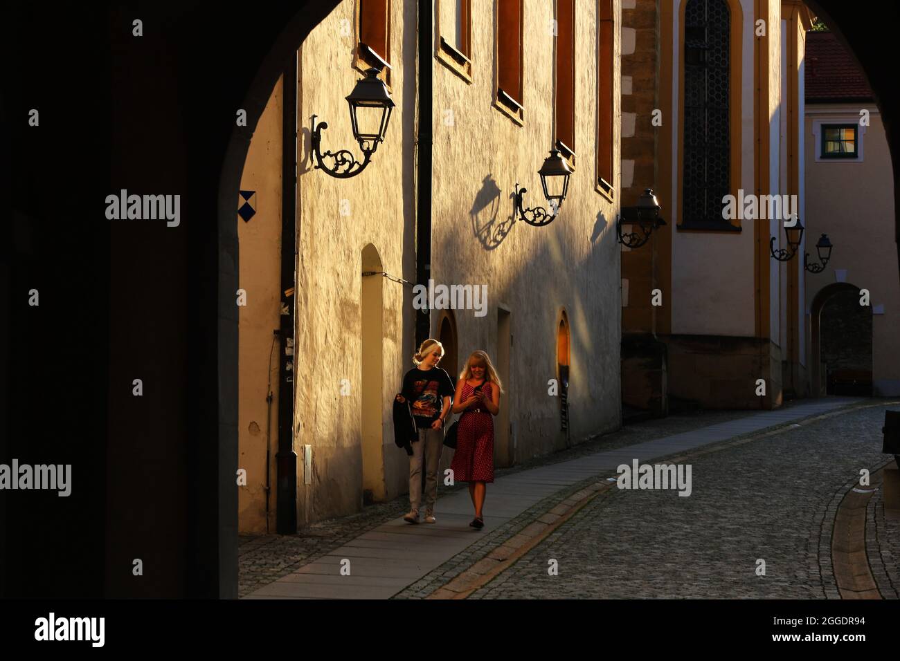 St. Georg die älteste Kirche Ambergs Ein Spaziergang durch das mittelalterliche Zentrum Ambergs verzaubert Kulturliebhaber. Amberg, Oberpfalz, Bayern, Stock Photo