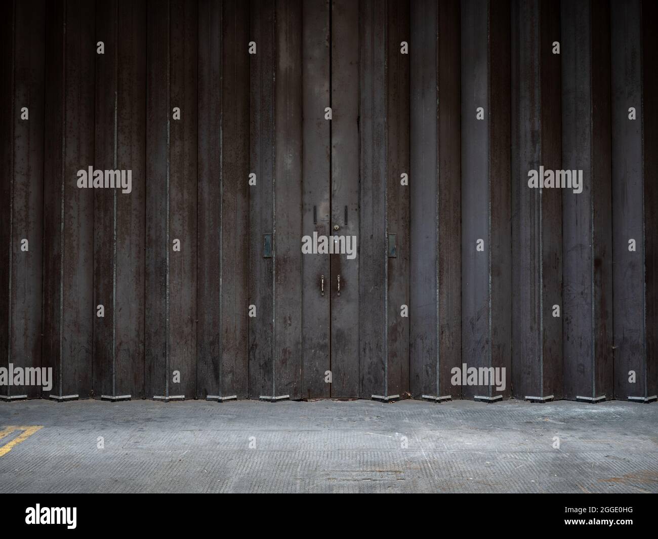 Industrial concertina doors hires stock photography and images Alamy