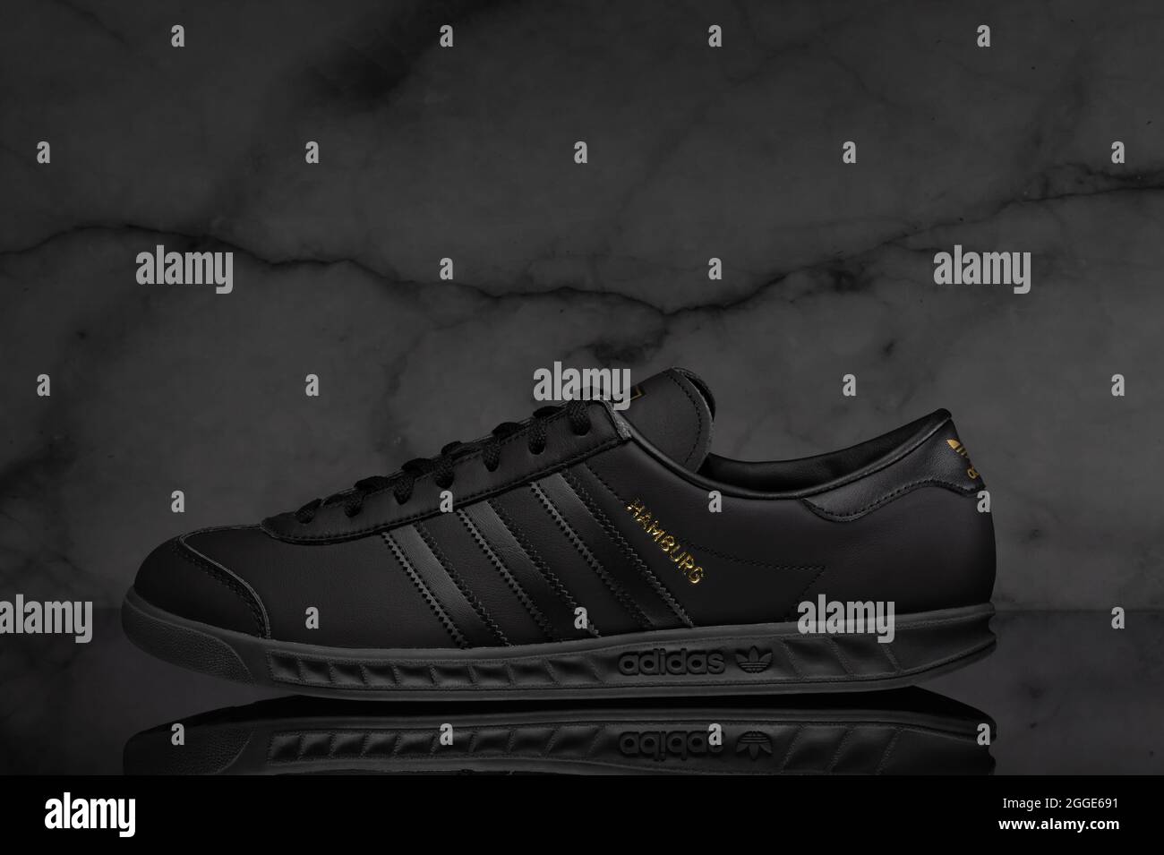 Mens adidas hamburg store trainers sale