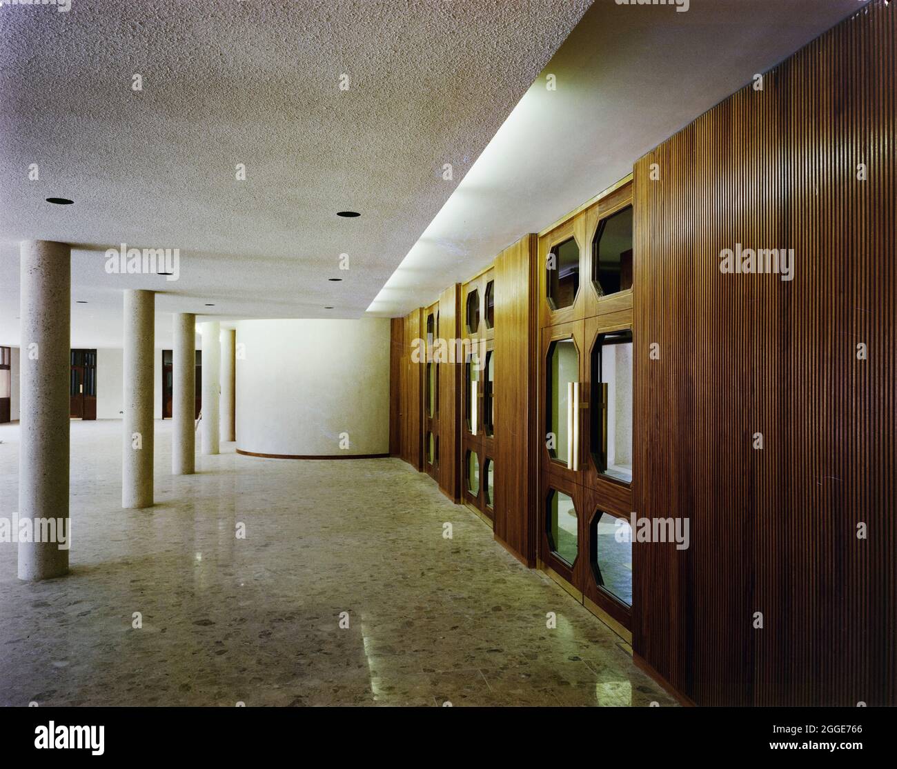 London Central Mosque and The Islamic Cultural Centre, Park Road, Regent's Park, City of Westminster, Greater London Authority, 22/06/1977. Interior view of the entrance hall in the London Central Mosque, with three double doors on the east side giving access to the main prayer hall. This image was catalogued as part of the Breaking New Ground Project in partnership with the John Laing Charitable Trust in 2019-20. Stock Photo