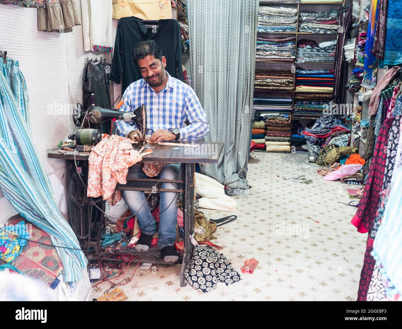 Garment machine hires stock photography and images Alamy