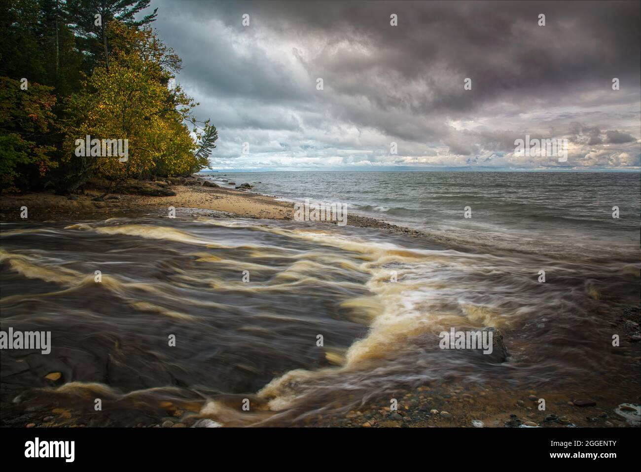 Hurricane River flows into Lake Superior Stock Photo