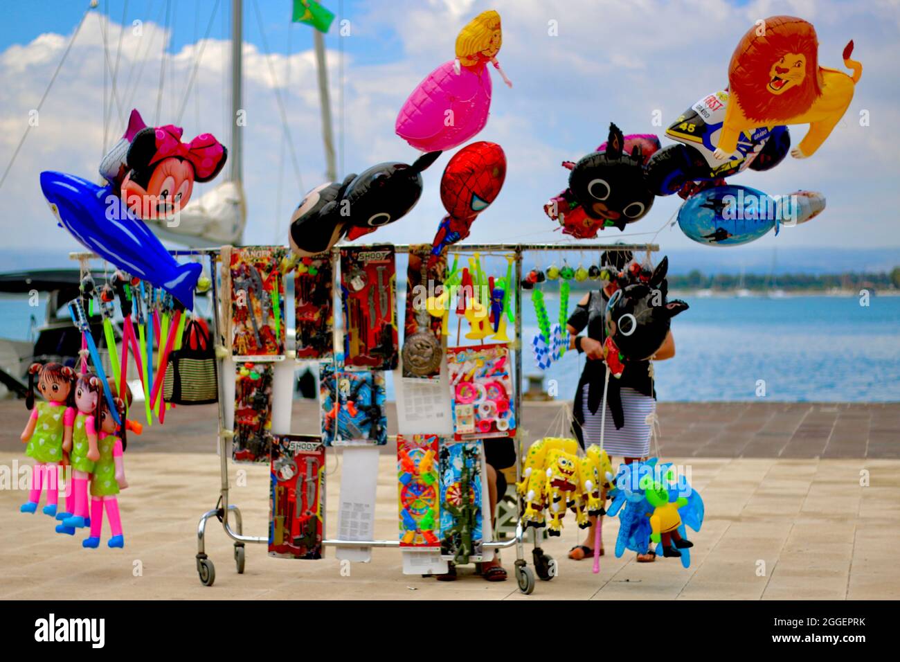 helium balloons the beach Stock Photo Alamy