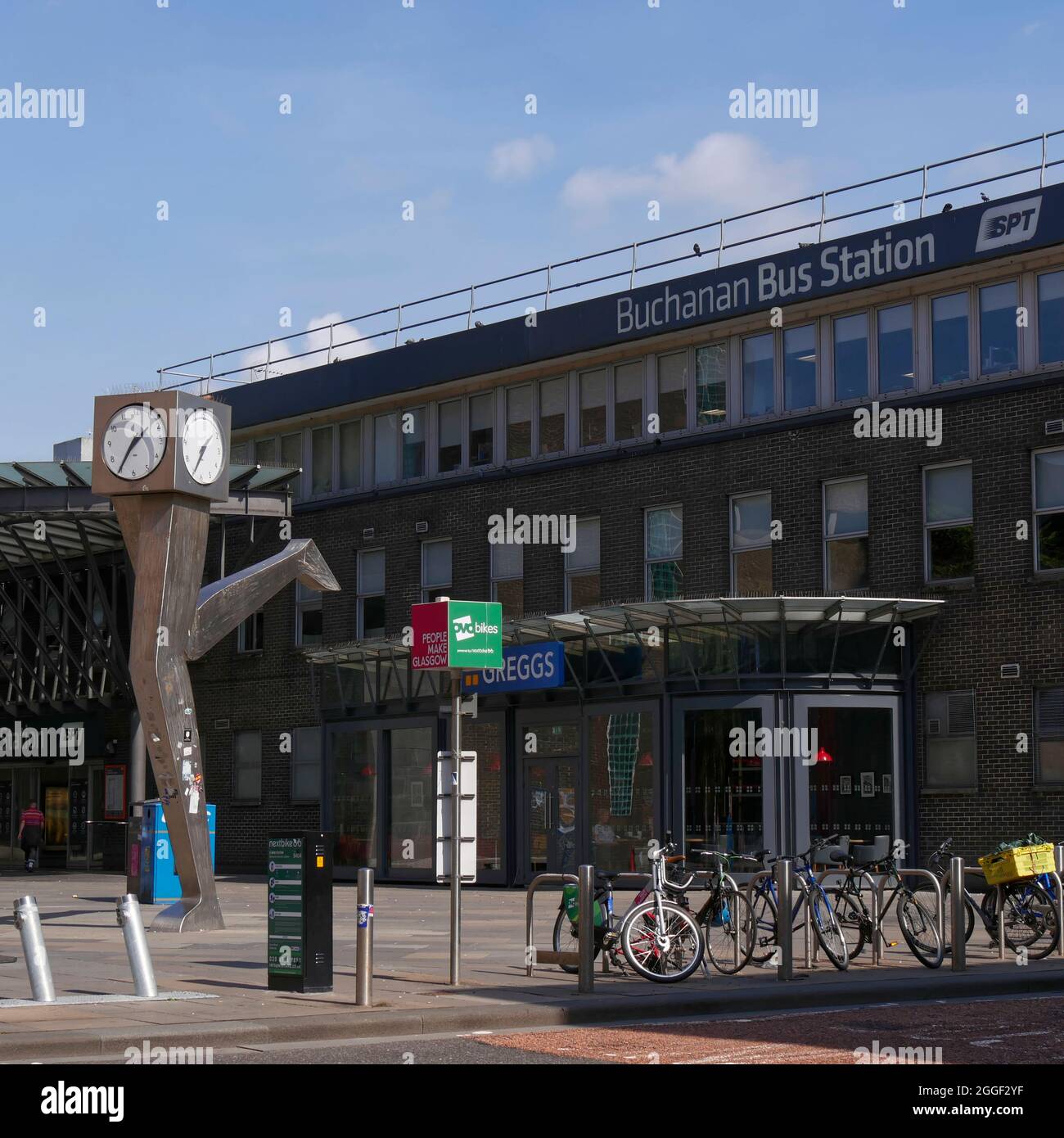 Running Time sculpture by Wyllie outside Buchanan Bus Station