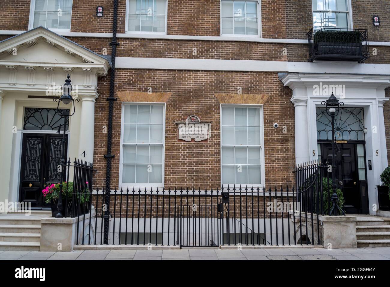 Posh house in Mayfair with a plaque for Henry Peter, Lord