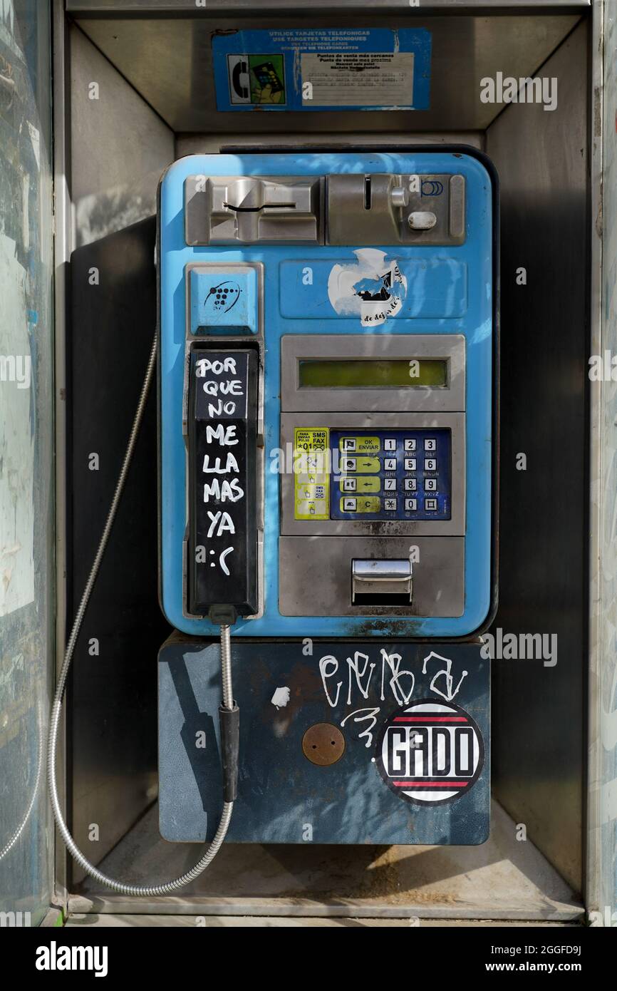 old phone booth broken and full of graffiti Stock Photo Alamy