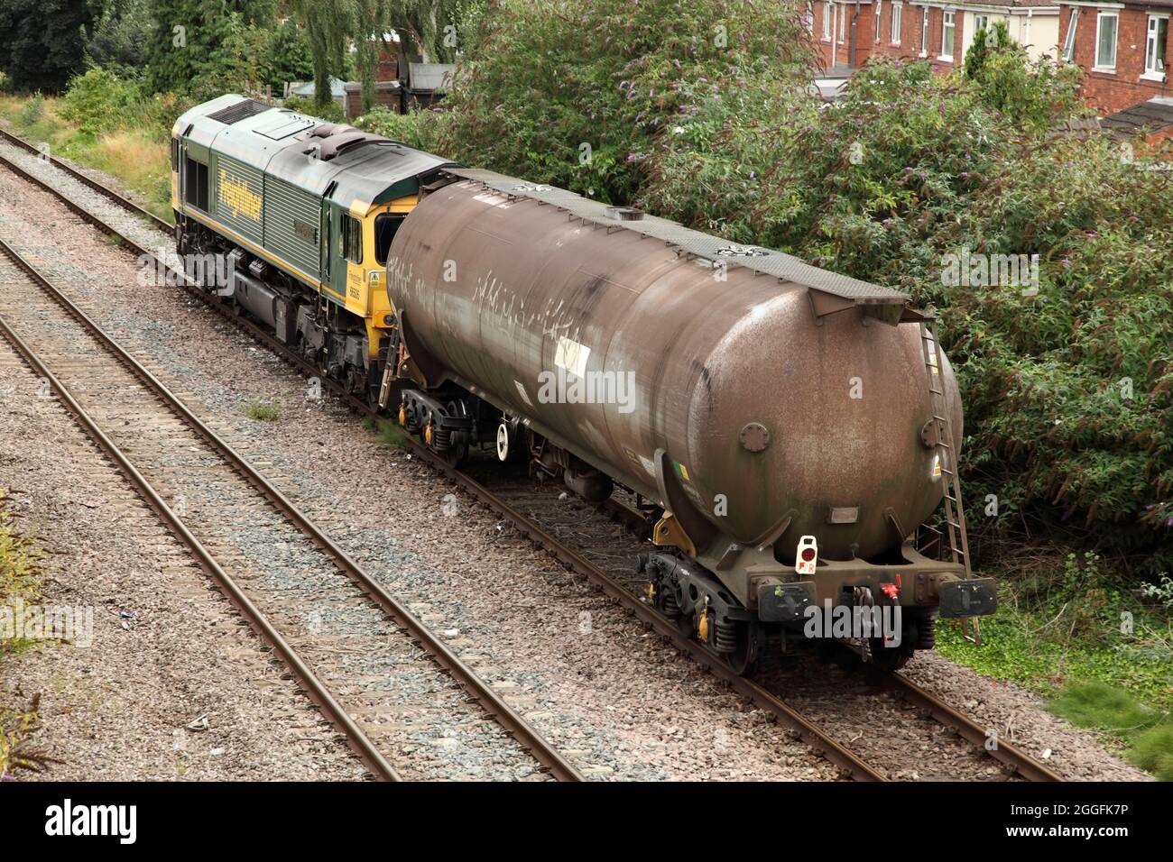 Freightliner Class 66 loco 66506 'Crewe Regeneration' hauling the one-wagon 0914 Ipswich to Lindsey Oil Refinery service through Scunthorpe: 31/8/21. Stock Photo