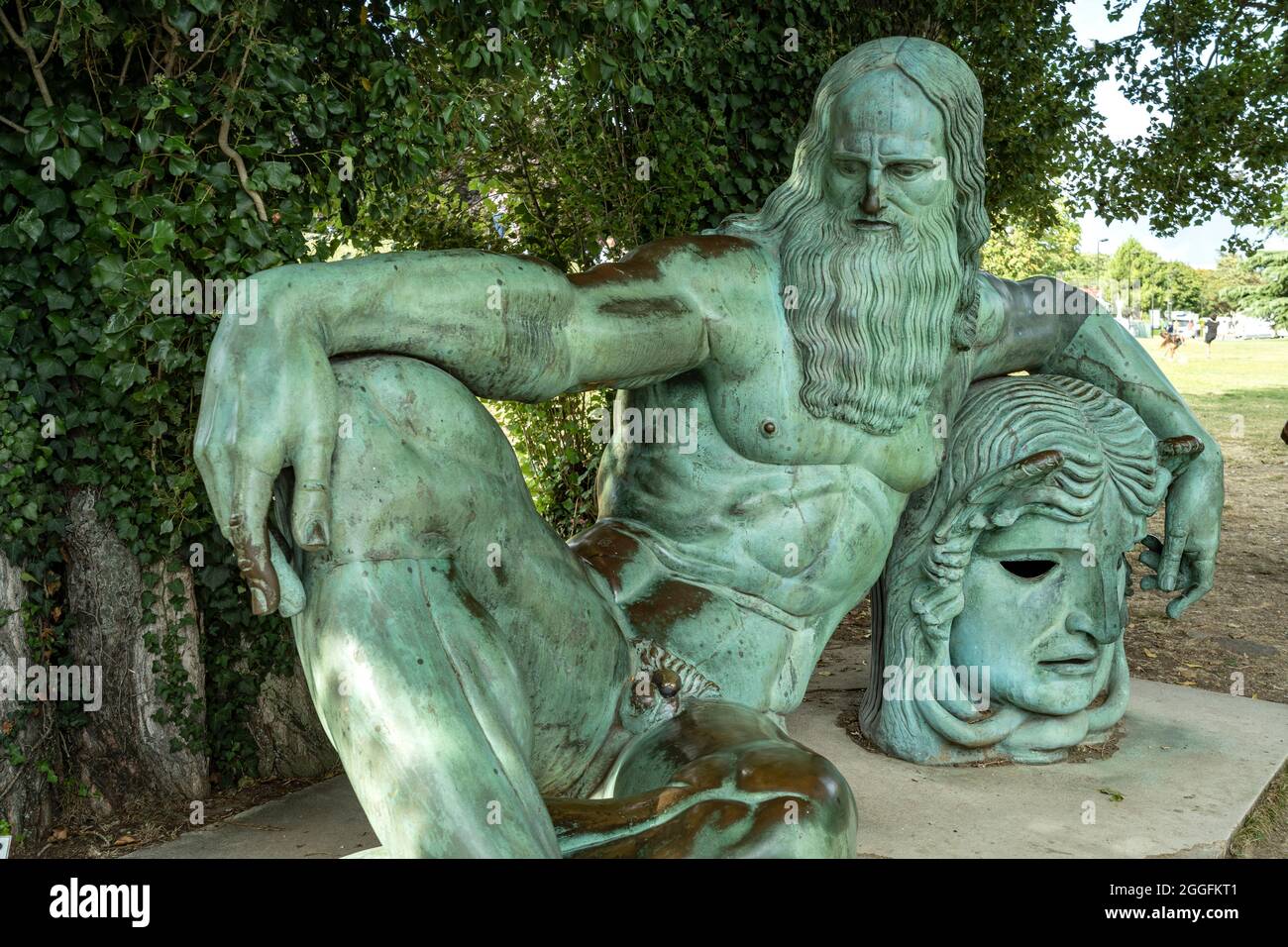 Leonardo Da Vinci Statue In Amboise Frankreich Leonardo Da Vinci leonardo-da-vinci-statue-in-amboise-frankreich-leonardo-da-vinci